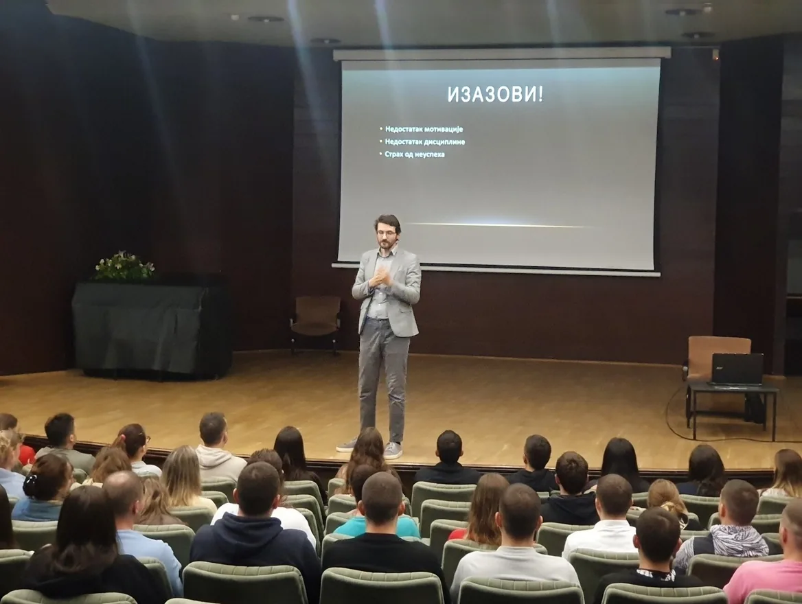 Predavač i motivacioni govornik — Tadija Miletić